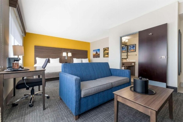 Comfort Inn image 14